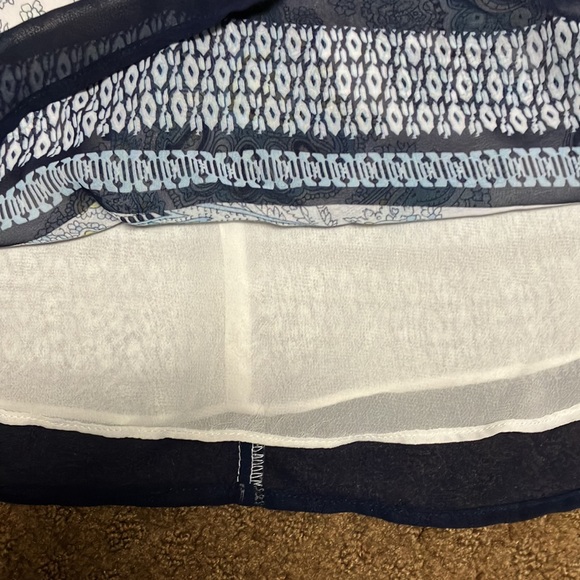 Paisley tank style blouse blue & white,lined, EUC - Picture 4 of 7